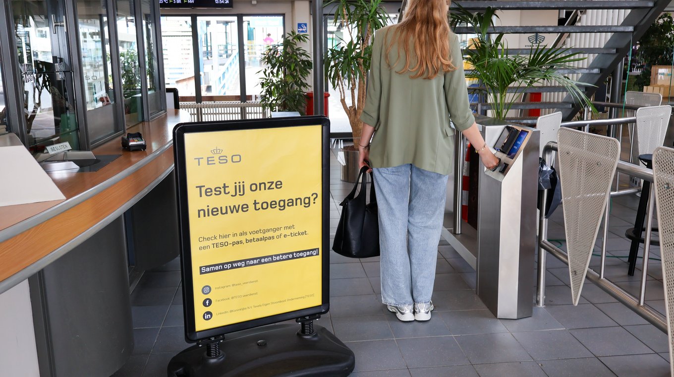 Test nieuwe voetgangerstoegangspoort veerhaven Den Helder
